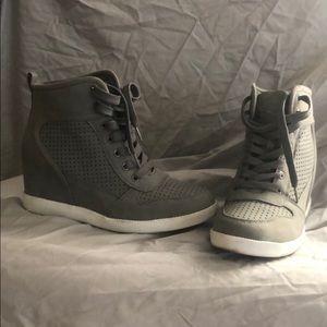 Wedge sneakers